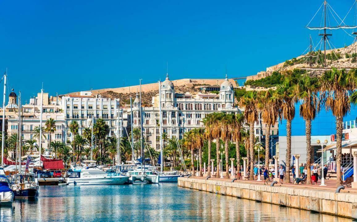 Rambla Suite Estudio Alicante Bagian luar foto